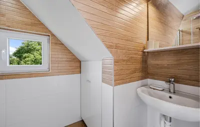 Kupaonica u objektu Cozy Apartment In Zlarin With Wifi