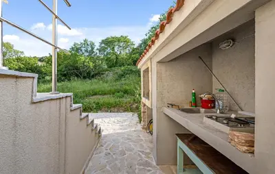 Balkon ili terasa u objektu Cozy Apartment In Zlarin With Wifi