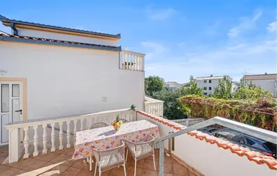 Balkon ili terasa u objektu Amazing Apartment In Rogoznica With Lake View