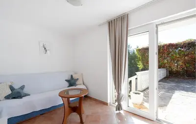 Krevet ili kreveti u jedinici u objektu 2 Bedroom Gorgeous Apartment In Rogoznica