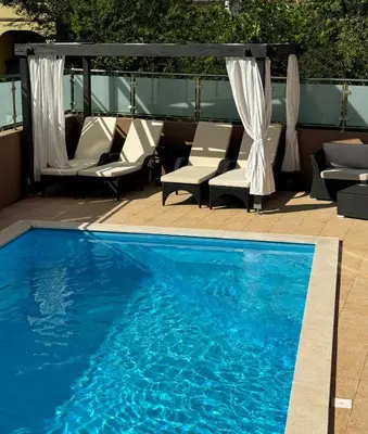 Bazen u objektu Apartments Melon Vodice ili u blizini
