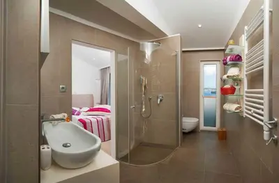 Kupaonica u objektu Prestige Vacation Villa With Gorgeous Pool And BBQ Area