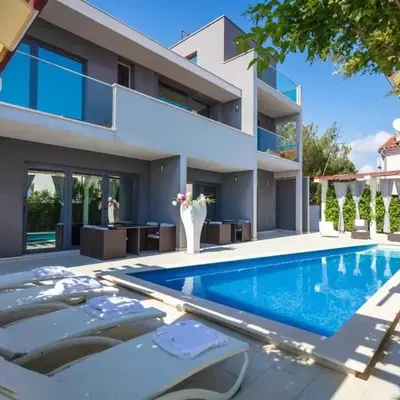 Prestige Vacation Villa With Gorgeous Pool And BBQ Area