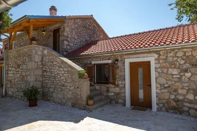 Zgrada u kojoj se nalazi vila
