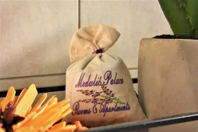 Certifikat, nagrada, logo ili neki drugi dokument izložen u objektu Medulić Palace Rooms & Apartments 2