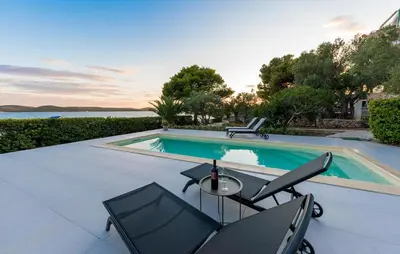 Bazen u objektu Cozy Apartment In Pirovac ili u blizini