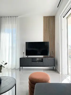 TV i/ili zabavni centar u objektu Rojena Valo