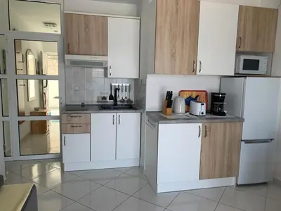 Kuhinja ili čajna kuhinja u objektu Apartments by the sea Sparadici - Sibenik - 23591