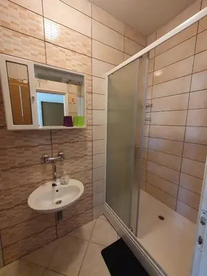 Kupaonica u objektu Apartment 5185-1 for 3 Pers in Brodarica