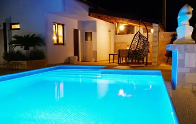Bazen u objektu Awesome Home In Vinovac ili u blizini