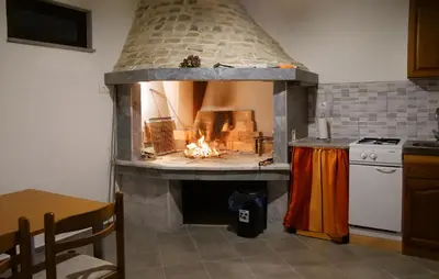 Kuhinja ili čajna kuhinja u objektu Awesome Home In Vinovac