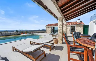 Bazen u objektu Stunning Home In Krkovic ili u blizini