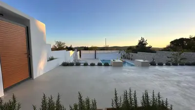 Bazen u objektu Villa MM Stankovci with heated pool, sauna, jacuzzi ili u blizini