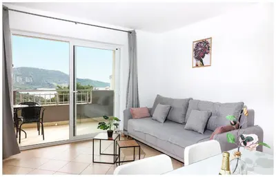 Pogled na planine ili pogled na planine iz apartmana