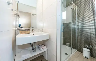 Kupaonica u objektu Awesome Apartment In Rogoznica