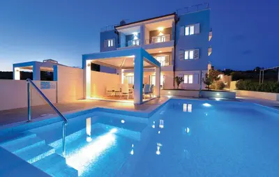 Bazen u objektu Awesome Apartment In Rogoznica ili u blizini
