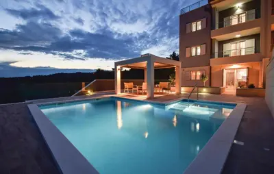 Bazen u objektu Beautiful Apartment In Rogoznica ili u blizini