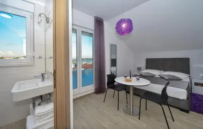 Krevet ili kreveti u jedinici u objektu Cozy Apartment In Rogoznica With Sauna
