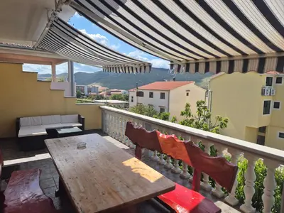 Pogled na planine ili pogled na planine iz apartmana
