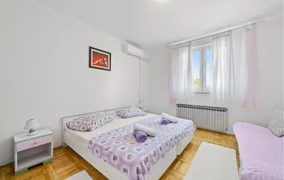 Krevet ili kreveti u jedinici u objektu Gorgeous Apartment In Sibenik With House Sea View