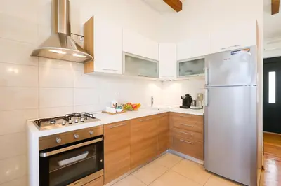 Kuhinja ili čajna kuhinja u objektu Apartment Milka with sea view