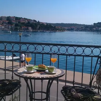 Apartment Milka with sea view