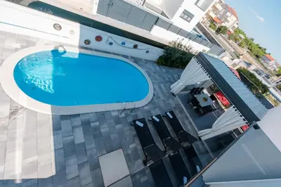 Bazen u objektu Villa Essenza - Roza ili u blizini