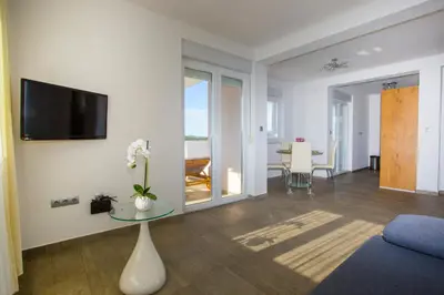 TV i/ili zabavni centar u objektu Villa Kata Razanj