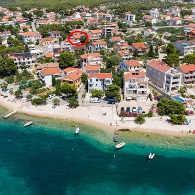 Apartments by the sea Brodarica