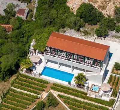 Bazen u objektu Luxury Stone Villa Smokvica, Heated Pool, Sauna, Jacuzzi, Sea View ili u blizini