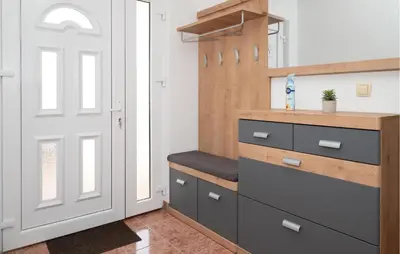 Kuhinja ili čajna kuhinja u objektu 5 Bedroom Amazing Home In Bogatic