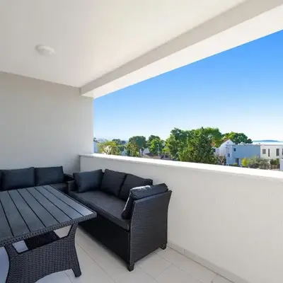 Nice Apartment In Brodarica With House Sea View