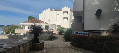Zgrada u kojoj se nalazi vikendica
