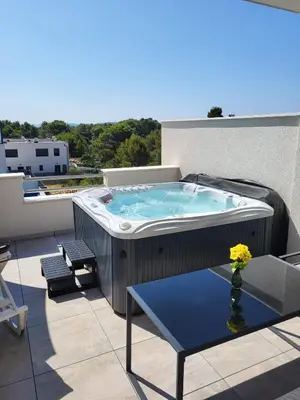Bazen u objektu VillaELIAS - heated pool - jacuzzi-10 persons-boat tours - Luxury ili u blizini