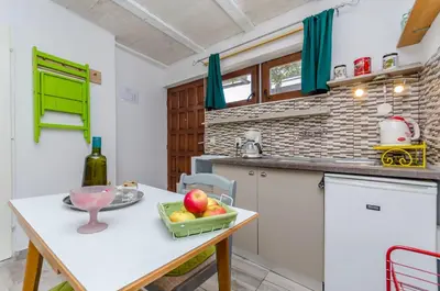 Kuhinja ili čajna kuhinja u objektu Apartment Mezaroca