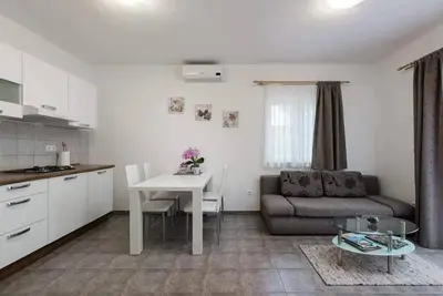 Kuhinja ili čajna kuhinja u objektu Apartmani Marina