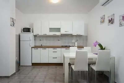 Kuhinja ili čajna kuhinja u objektu Apartmani Marina