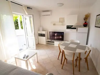 Kuhinja ili čajna kuhinja u objektu Višić apartment