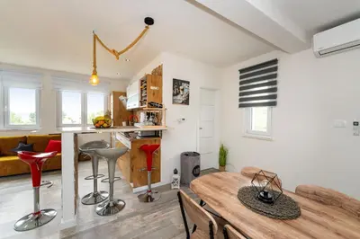 Kuhinja ili čajna kuhinja u objektu MY DALMATIA - Sea view Penthouse Nikita