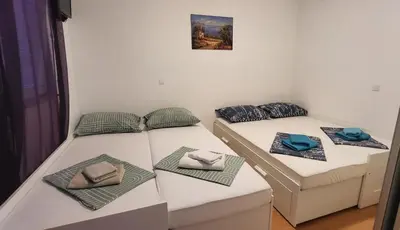 Krevet ili kreveti u jedinici u objektu Apartments by the sea Tisno - Murter - 23720