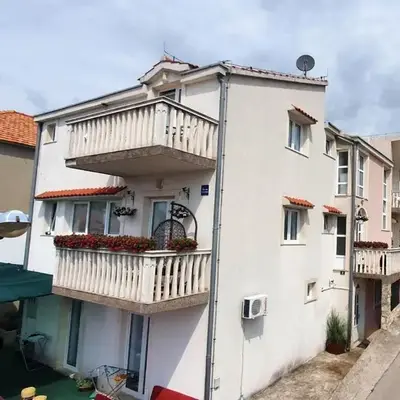 Apartments by the sea Tisno - Murter - 23720