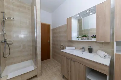 Kupaonica u objektu Beachfront Apartments Jackie