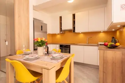 Kuhinja ili čajna kuhinja u objektu Apartment Eden de Mer - Odmor u srcu Dalmacije u Žaboriću kraj Šibenika