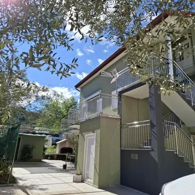 Zgrada u kojoj se nalazi apartman