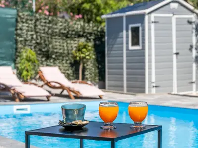 Bazen u objektu Holiday Home Marijana by Interhome ili u blizini