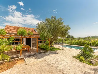 Bazen u objektu Holiday Home Okit by Interhome ili u blizini