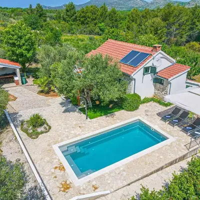 Holiday Home Okit by Interhome