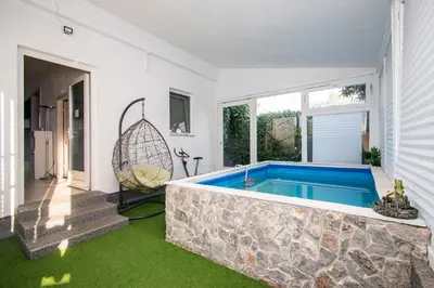 Bazen u objektu House Kala ili u blizini