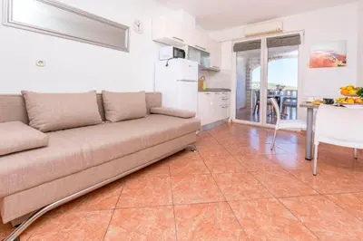 Kuhinja ili čajna kuhinja u objektu Apartments Marina
