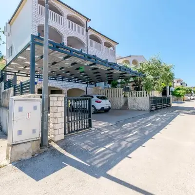 Apartments Marina
